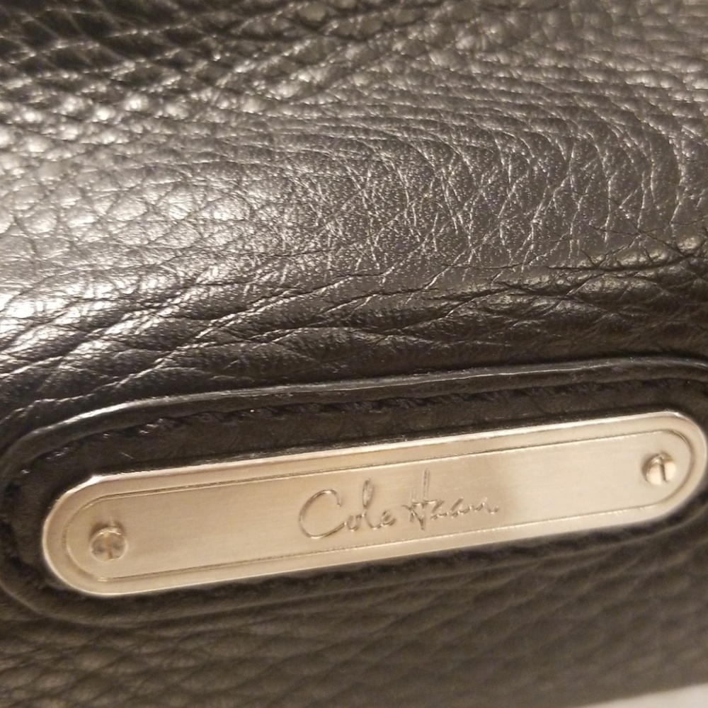 Handbag - Picture 2 of 3